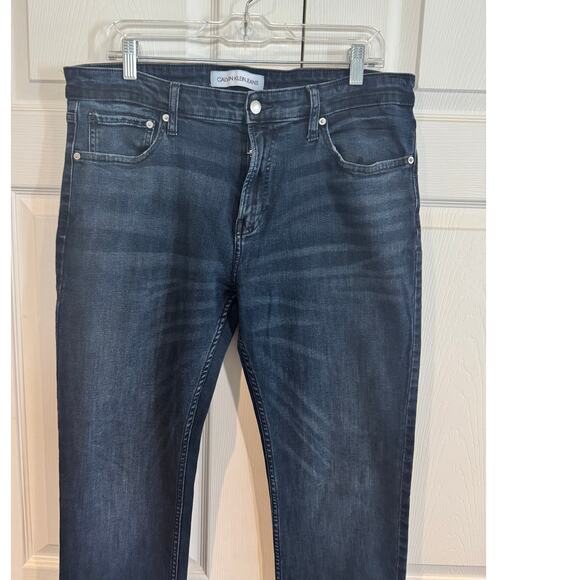 Calvin Klein Jeans Men Skinny Fit Dark Wash Staple Classic Denim Pants - Picture 3 of 8